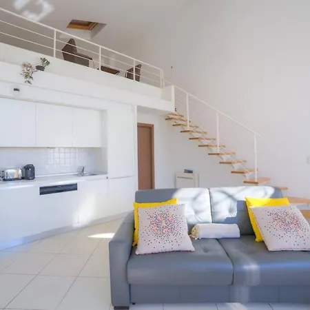 Large Duplex Great Area Sea View דירה