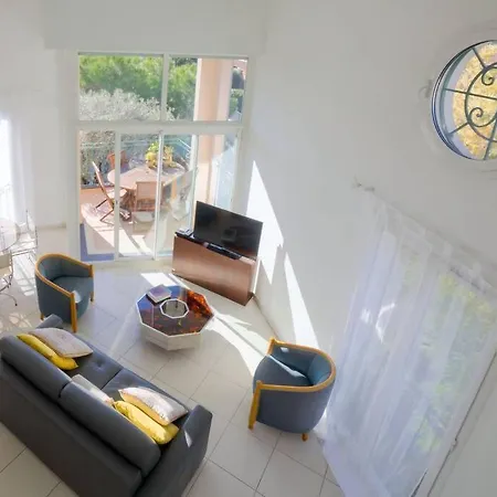 Апартаменты Large Duplex Great Area Sea View